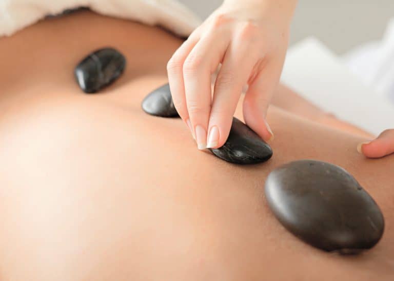 Hot-Stone-Massage (Körperbehandlung)